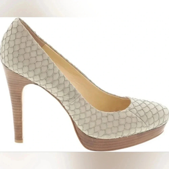 Calvin Klein Kendall Fish Scale Pumps Heels Sz. 10 - Picture 2 of 12